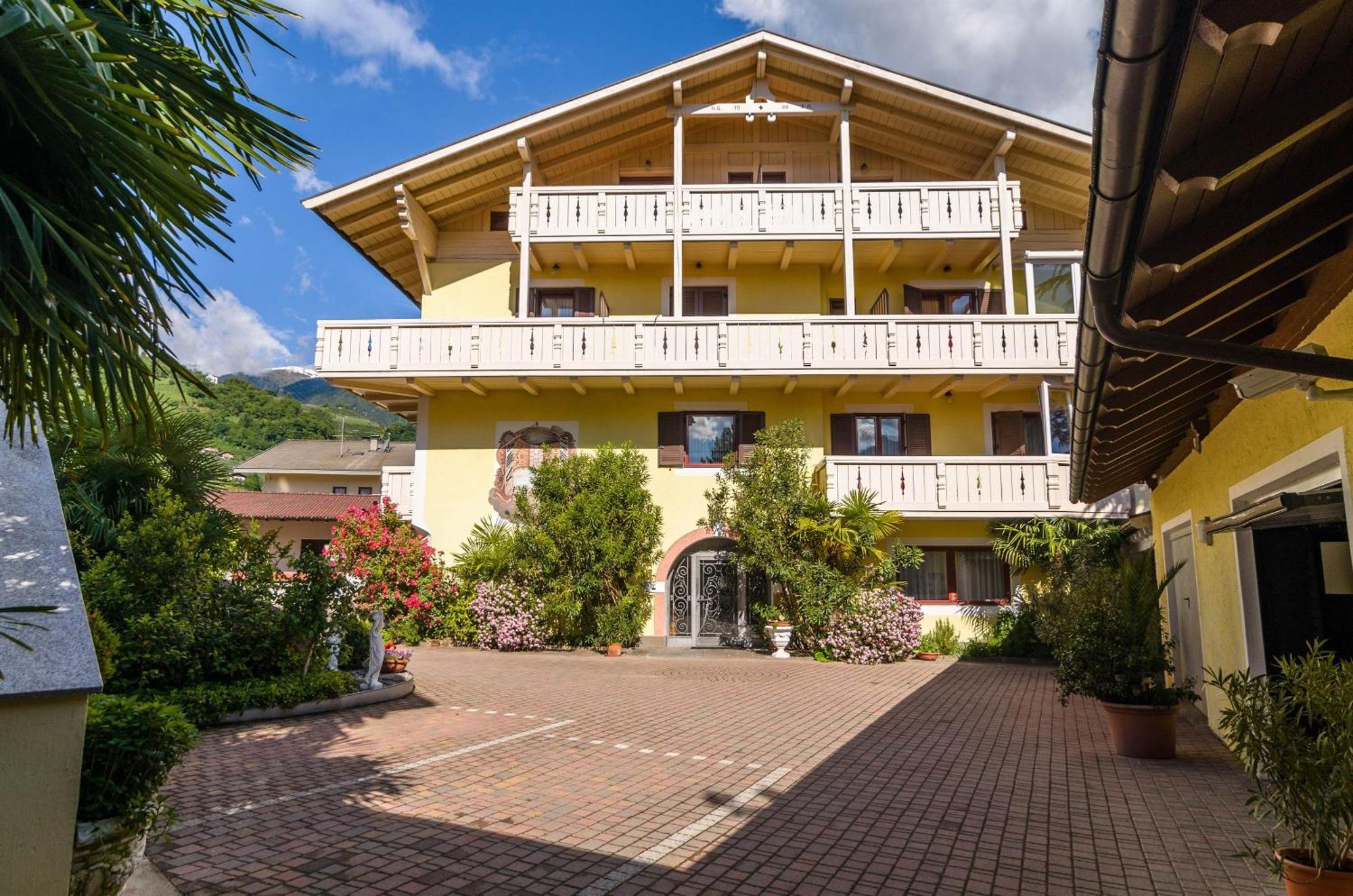 Hotel Gschwangut Лана Екстериор снимка